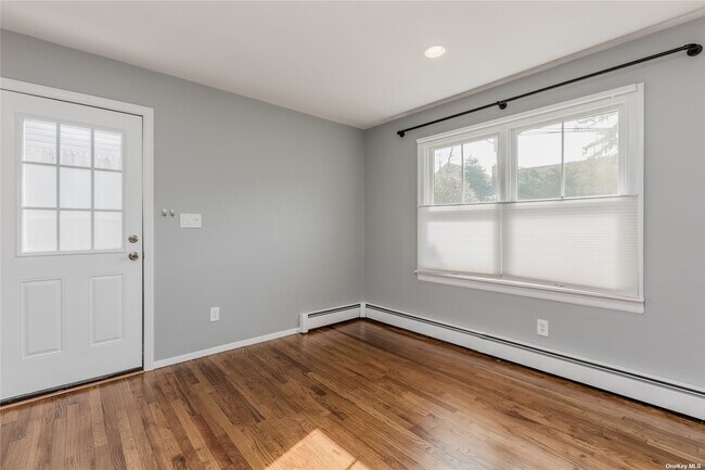 Building Photo - 7 Dune Ct