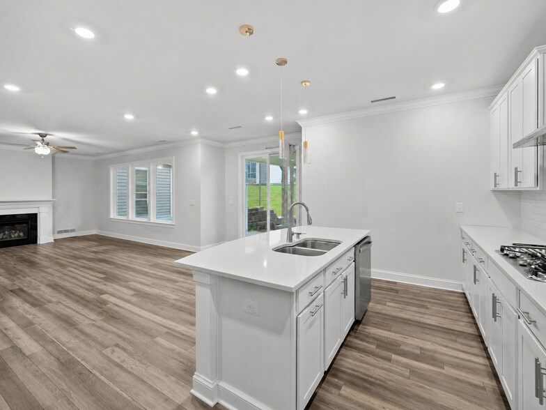 Building Photo - 736 Precipice Way