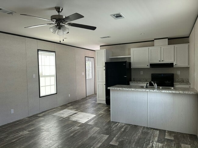 Building Photo - 21338 Lake Bambi Cir