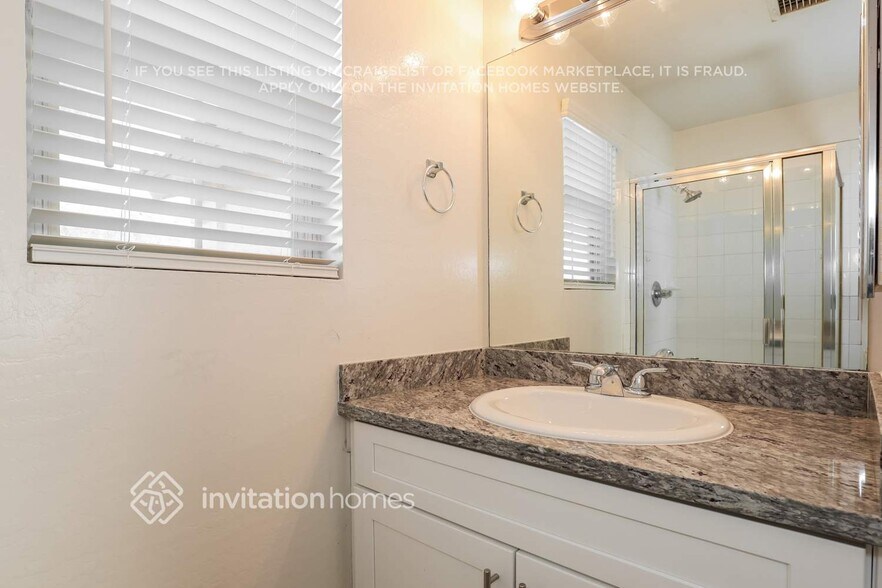 Building Photo - 4210 N 113th Dr