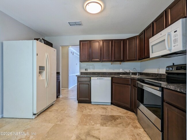 Building Photo - 572 Staffordshire Dr