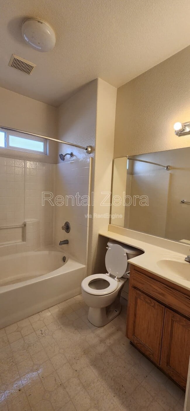 Building Photo - 3201 Bea Ct