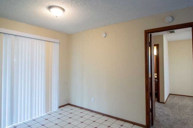Building Photo - Move-In Ready 3-Bedroom, 2-Bathroom Rental...