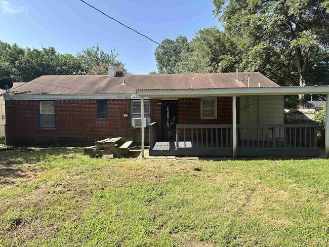 Building Photo - 4742 Violet Ave
