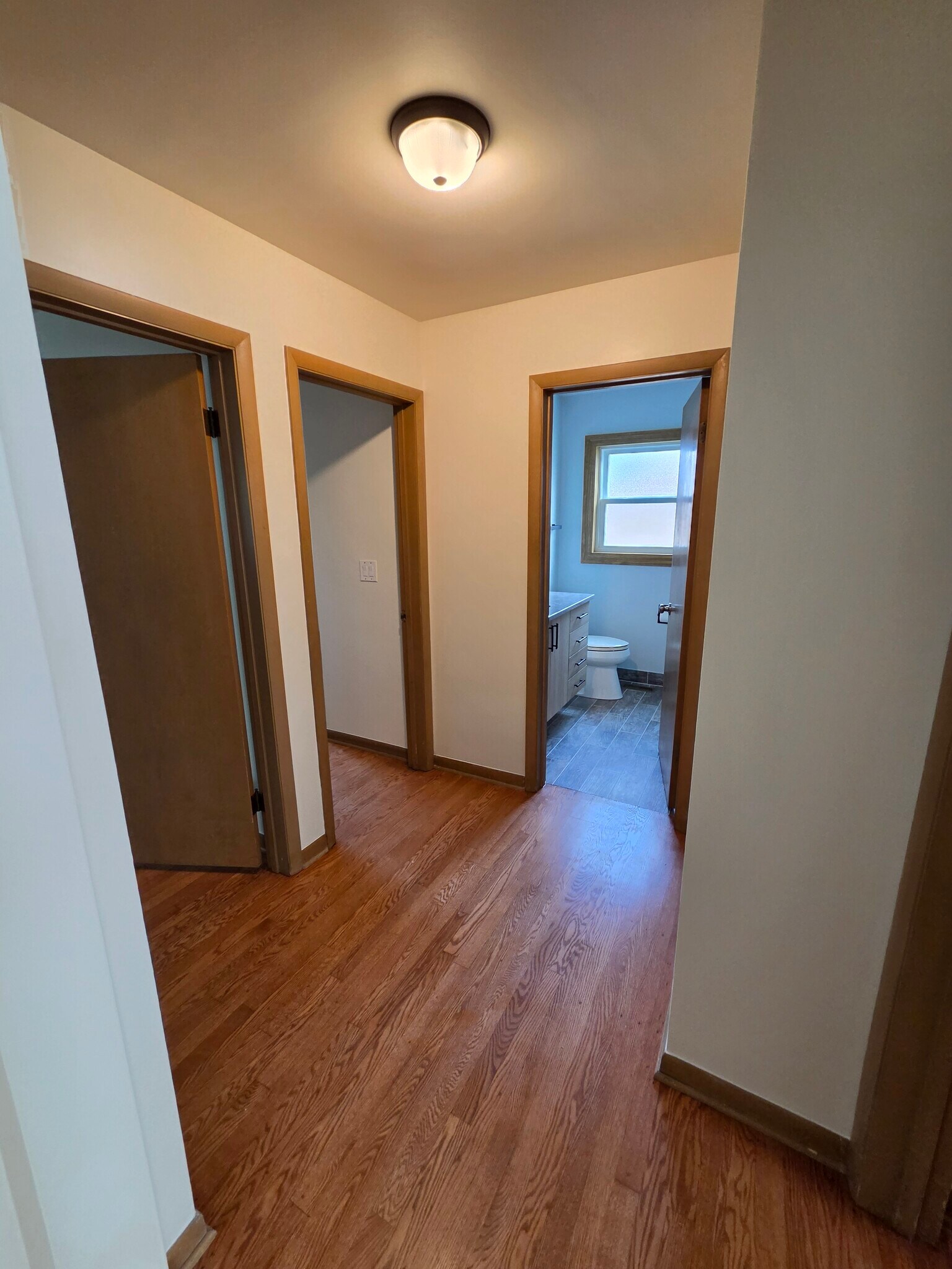 Building Photo - 9290 N Courtland Dr