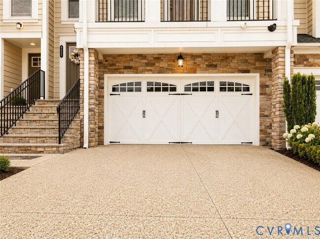 Building Photo - 5421 Hickory Ann Dr