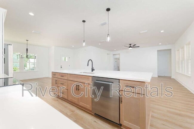 Building Photo - 2676 Halperns Way