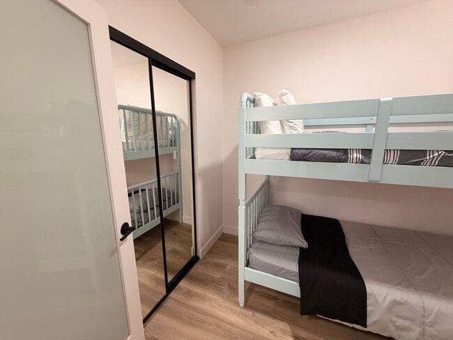 Building Photo - 1830-36 Newton Ave