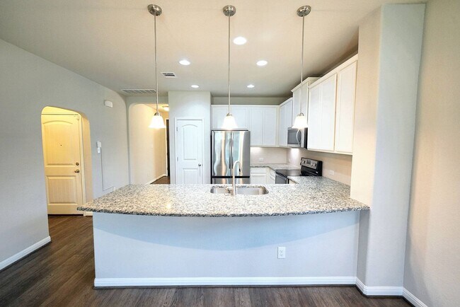 Building Photo - Beautiful Rental in Converse! Realtor Comm...