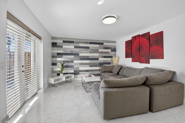 Building Photo - 4310 Village Dr