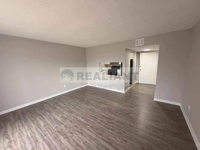 Building Photo - 2082 Fairmont Ct