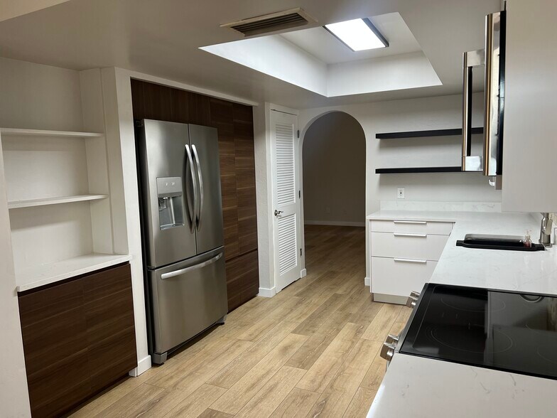 Building Photo - 8150 N Central Ave