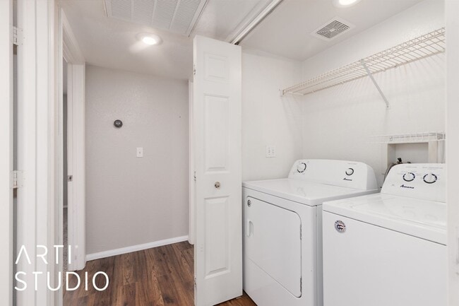 Building Photo - Beautiful 2-bedroom 2-bathroom condo by th...