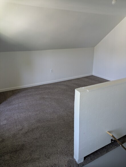 attic space - 162 S Main St