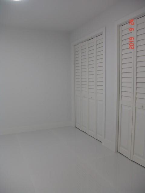 Building Photo - 6039 Collins Ave