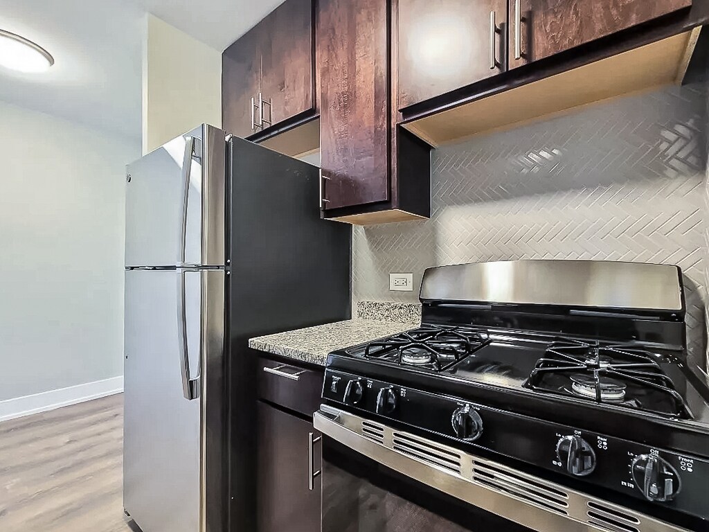 Building Photo - 525 W Surf