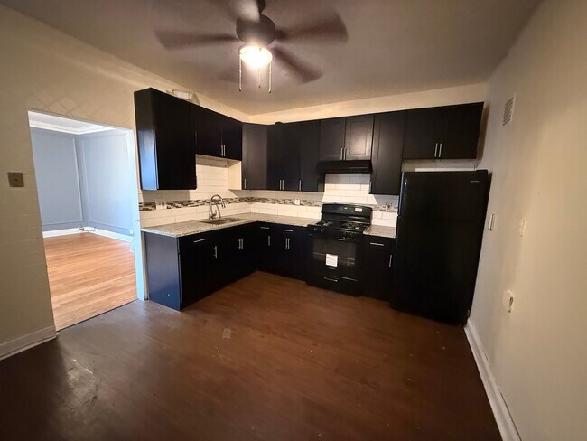 Building Photo - 120 S Austin Blvd