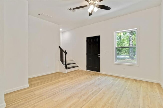 Building Photo - 87 Hennon Dr NW