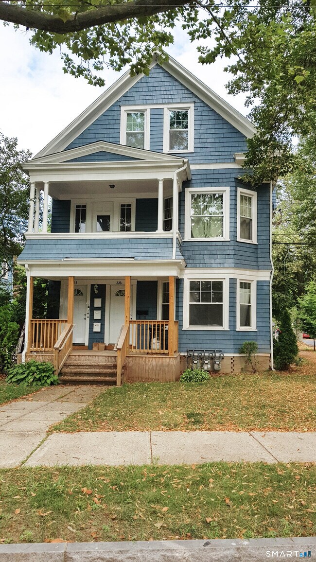 Building Photo - 224 W Rock Ave