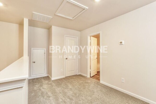 Building Photo - 998 Hayston Wy