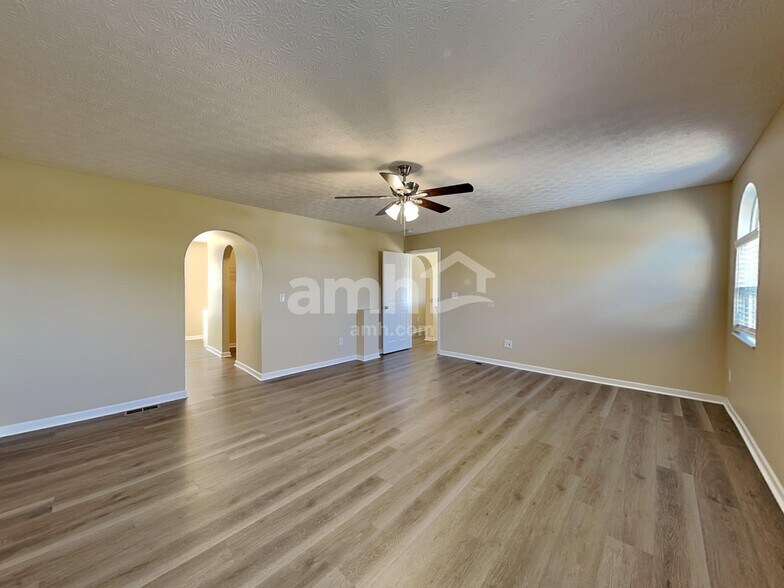 Building Photo - 80 Simsbury Ct