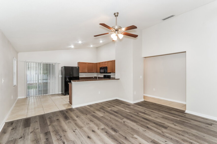 Building Photo - 5059 Belmont Park Ln