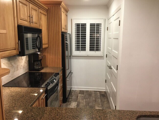 Building Photo - 646 Portside Dr