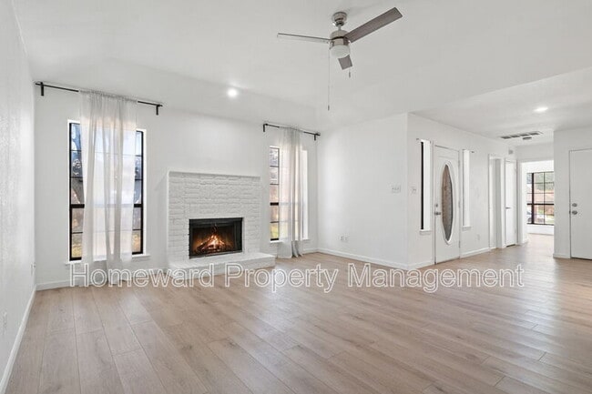 Building Photo - 1401 Landmark Ct