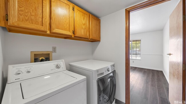 Building Photo - 2977 Pinebrook Dr