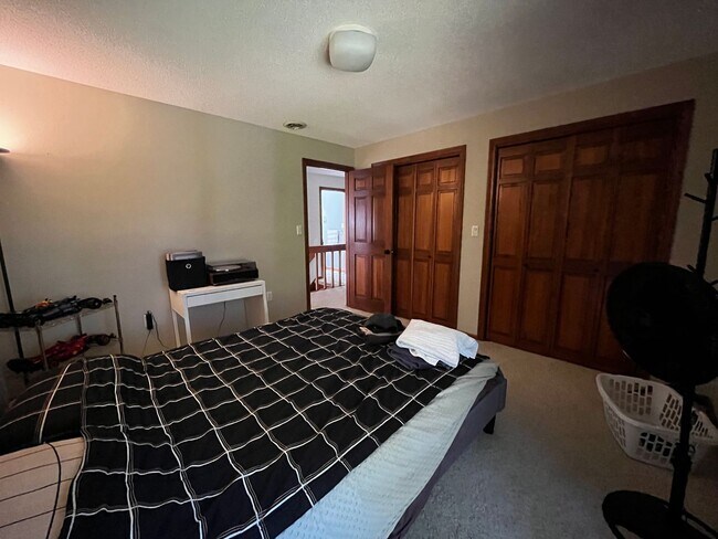Building Photo - Spacious & Serene 4 Bedroom Country Contem...