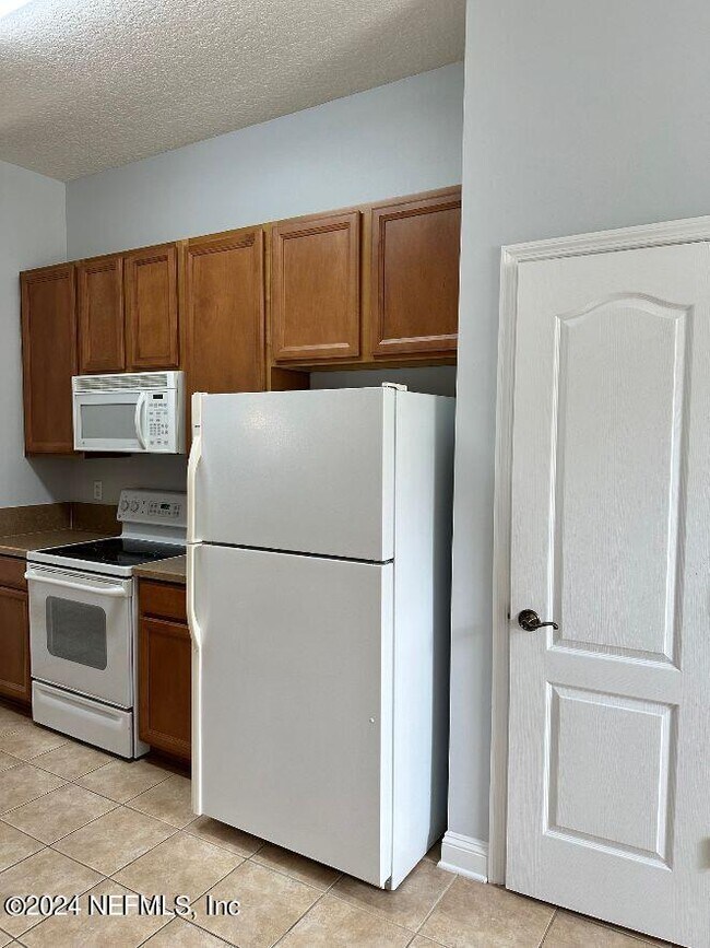 Building Photo - 1447 Barrington Cir