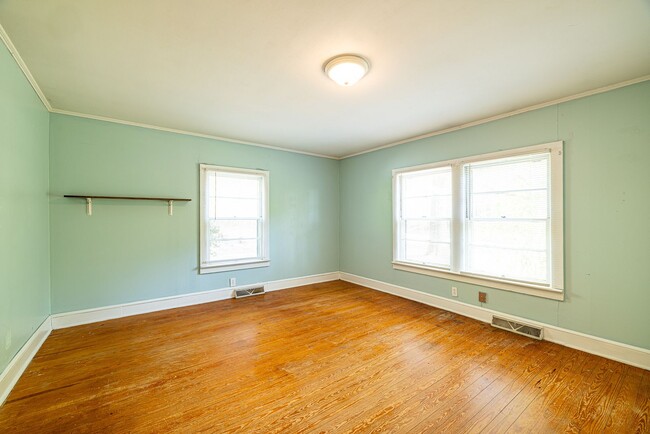 Building Photo - Spacious House on Old Six Mile Rd. - Water...