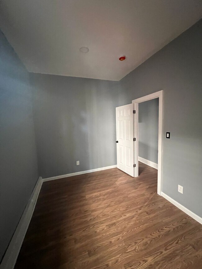 Building Photo - 144-19 101st Ave