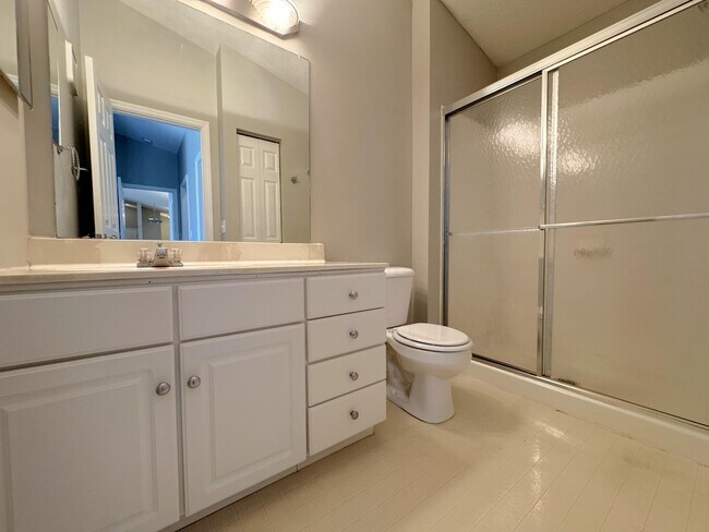 Building Photo - 6829 Meadow Creek Dr