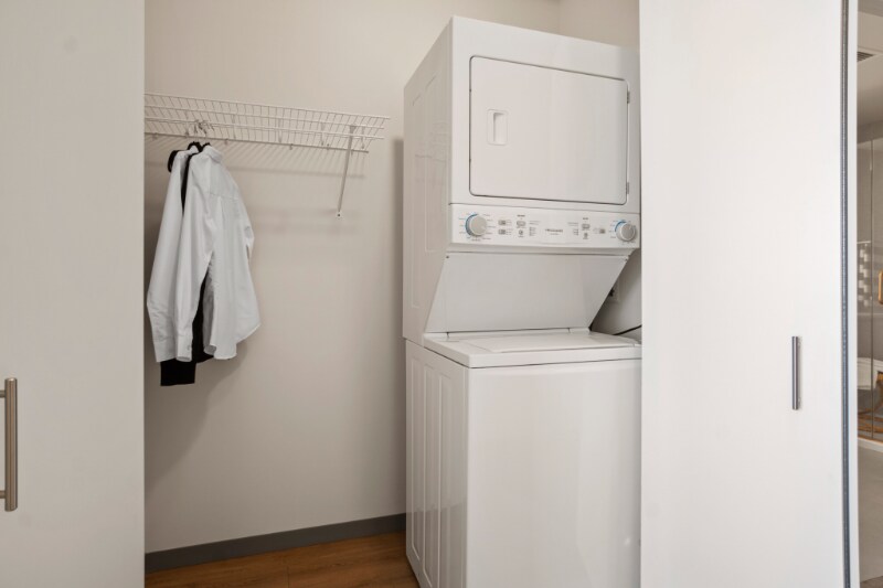 Building Photo - 1937 W Congress Pkwy