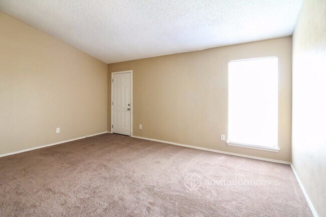 Building Photo - 5345 Heather Glen Dr