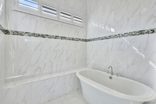 Building Photo - 11953 SW Vano Wy