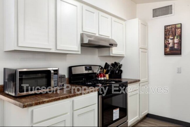 Building Photo - 1227 N Belvedere Ave