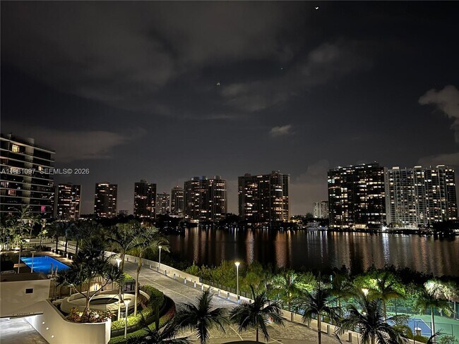 Building Photo - 504 Island Estates Dr