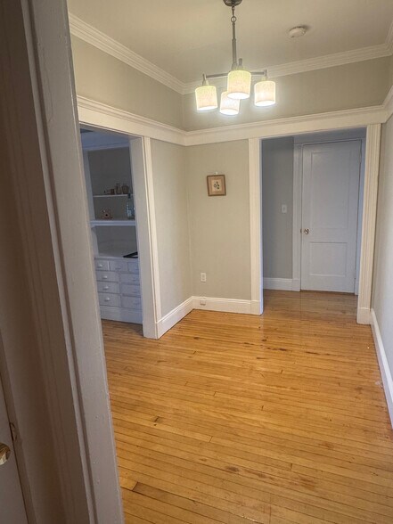 Building Photo - 4 Farrington Ave