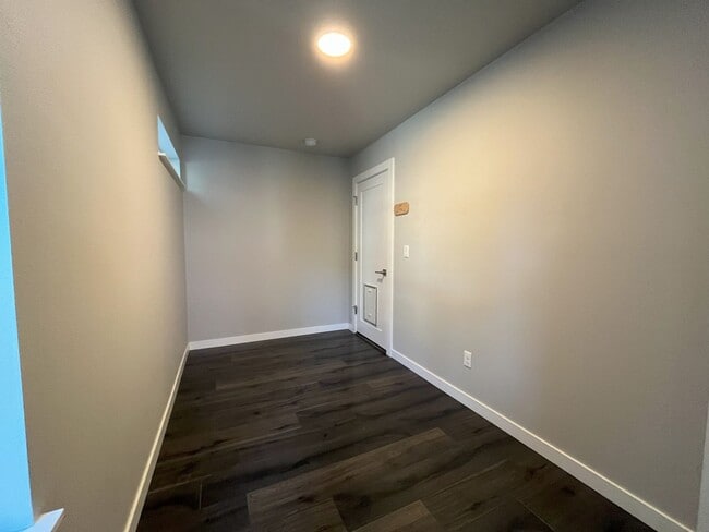 Building Photo - Three-Level Modern Living with Open Floor ...