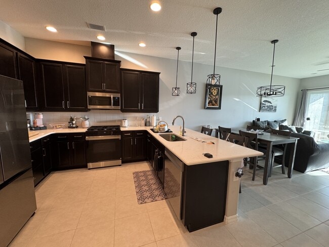 Building Photo - 3010 Avalonia Dr