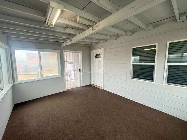 Building Photo - 3525 N Fontana Ave