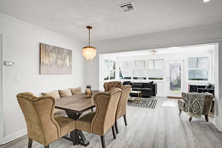 Building Photo - 14 S Swinton Cir