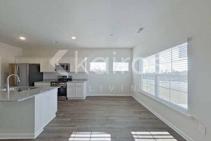 Building Photo - 2253 Banyon Cir