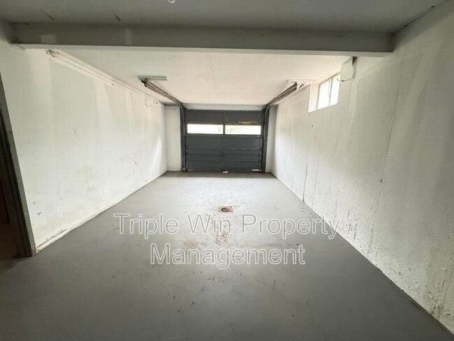 Building Photo - 8000 Noel Ct