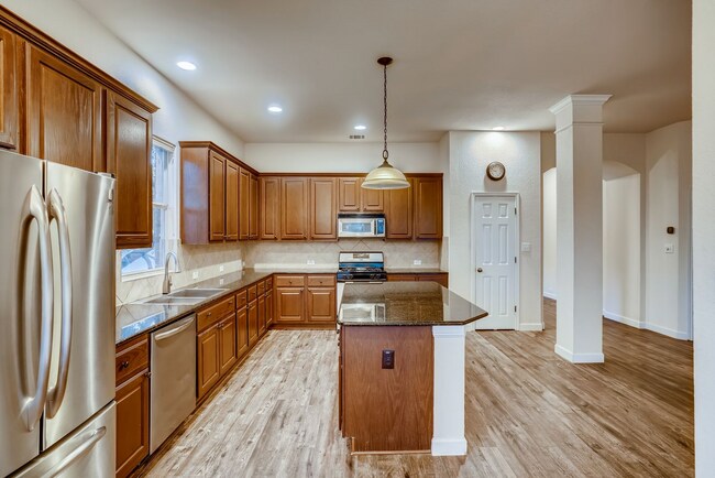Building Photo - 2606 Mingus Dr