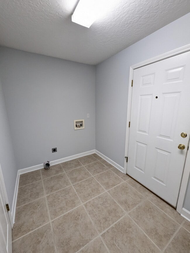 Building Photo - 462 Sandmore Shores Dr