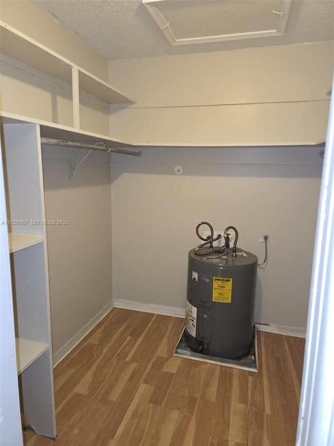 Building Photo - 314 S J St