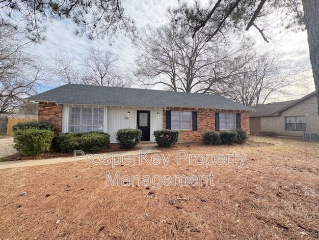 Building Photo - 3009 Montwood Ct